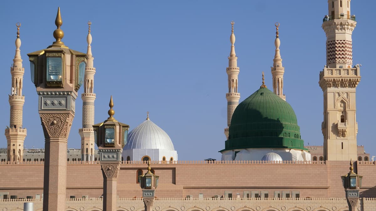 Green Dome and minarets of Masjid an-Nabawi in Madinah