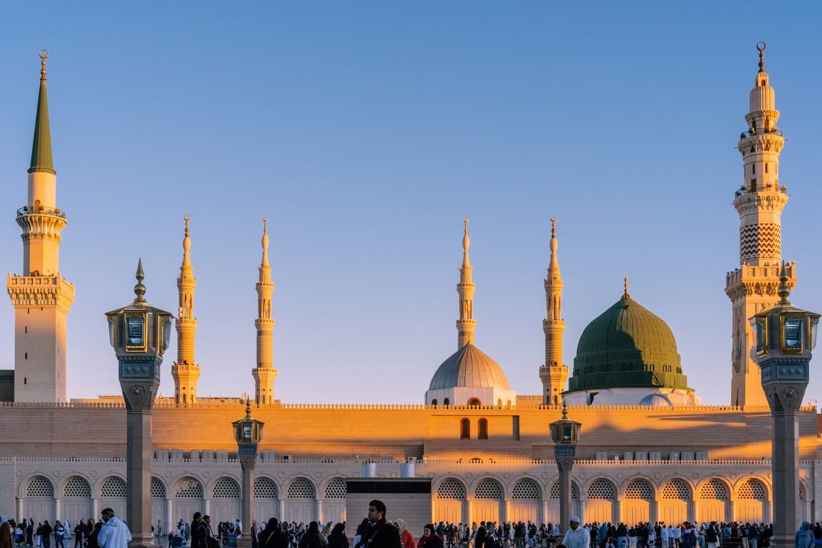 Masjid an-Nabawi in Madinah at sunset